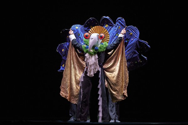 Continuidad de las cajeras.jpg AVE PARAISO. Marcos Matus - la llave maestra Teatro.jpg