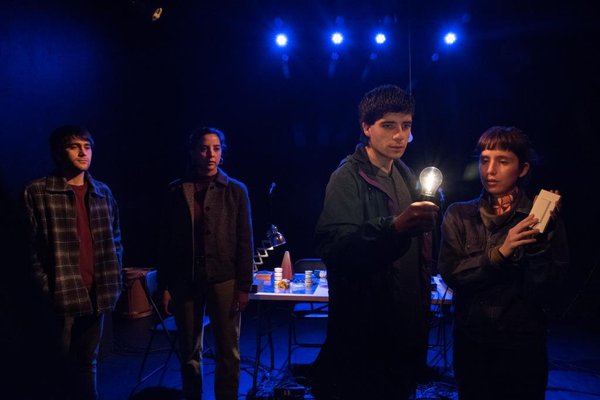 El traje del novio.tif Chilean Electric2 cred Maglio Perez.JPG