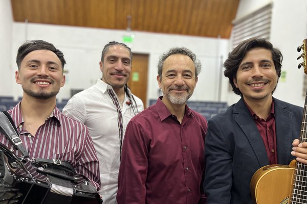 las primas (2).jpg LOS CONCHOE VINO - Bernardita Baeza.jpg