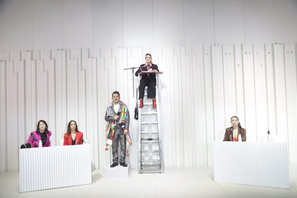 Continuidad de las cajeras.jpg parla.jpg